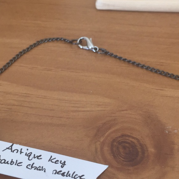 Antique vintage key necklace double chains - Picture 6 of 6